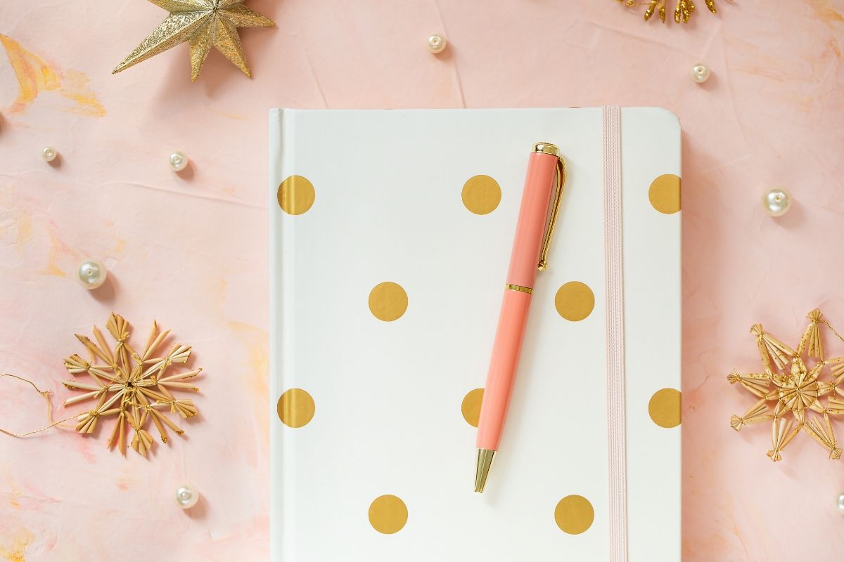 How To Start A Journal: The Best Guide For Beginners - Mind Her Way
